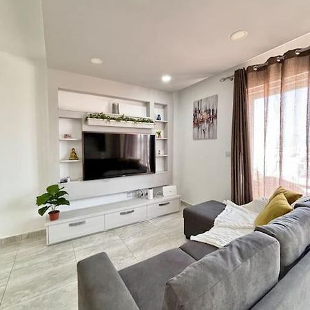 Appartamento Elegant Penthouse In St Julians Stj411 San Giuliano Esterno foto